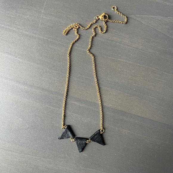 Leather Triangle Necklace - Picture 1 of 3